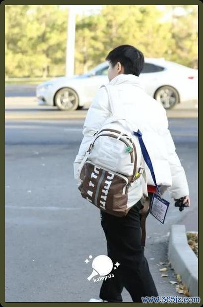 巧遇合照孙颖莎一枚 简直感打动东谈主心